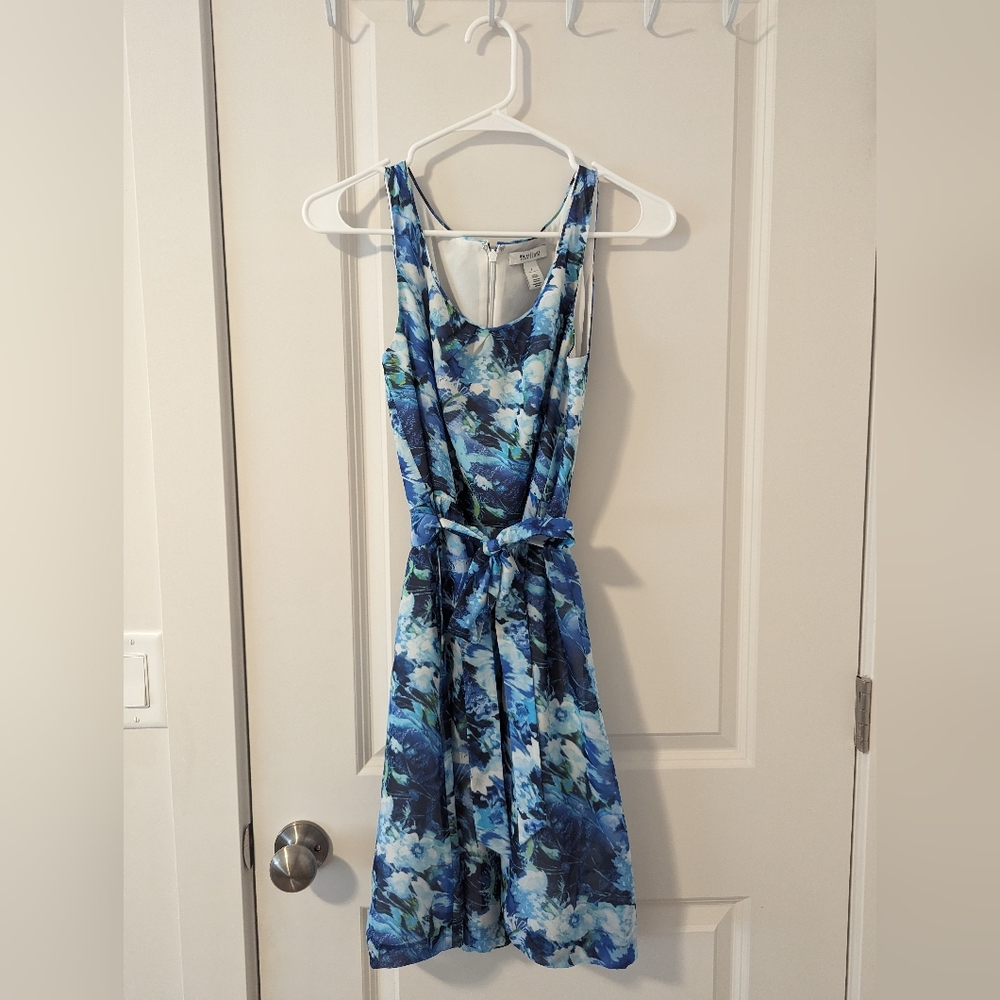 White House Black Market Floral Blue Sleeveless Summer Dress US 4